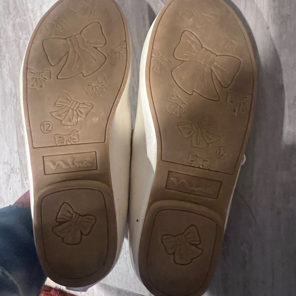 Nina Mary Jane’s - size 12 - Picture 3 of 3